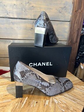 CHANEL Gray Snakeskin Block Heel Pumps
